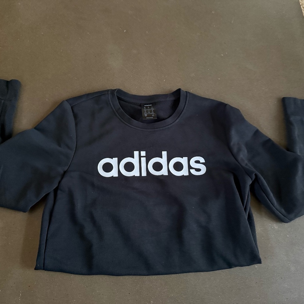 Adidas Basic Crewneck - image 1